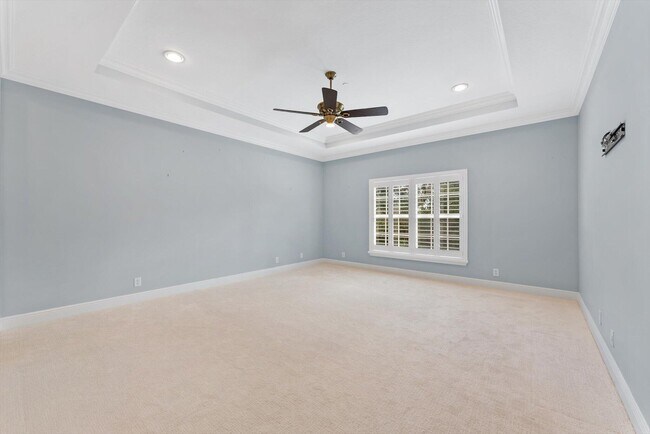 Building Photo - 604 NE Francesca Ln