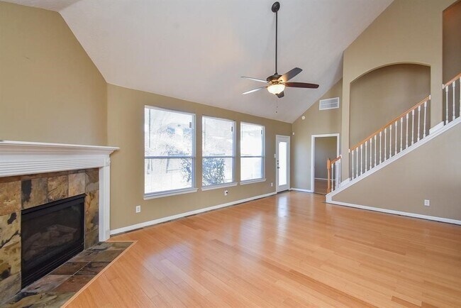 Building Photo - 2811 Little Spring Cir