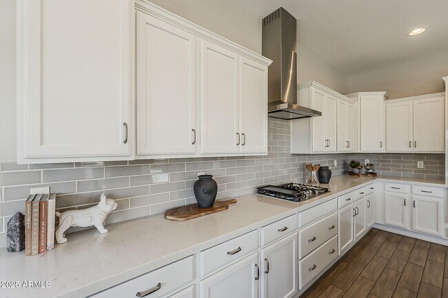 Building Photo - 3310 E Los Gatos Dr
