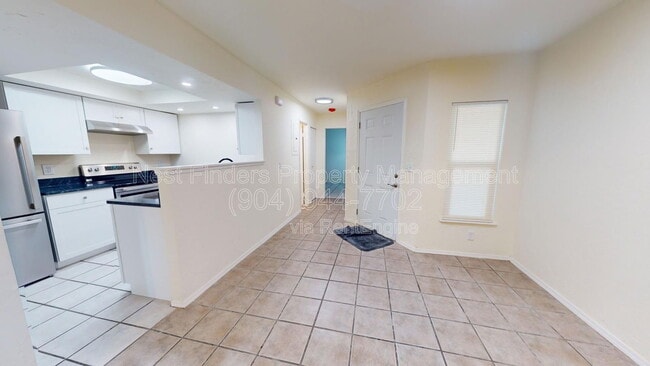 Building Photo - 1250 Bayshore Dr N