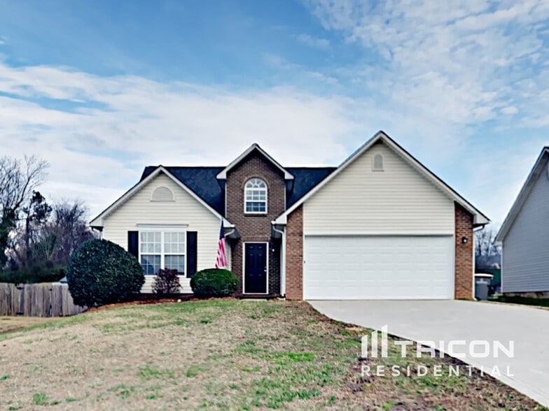 Primary Photo - 2613 Millpond Way