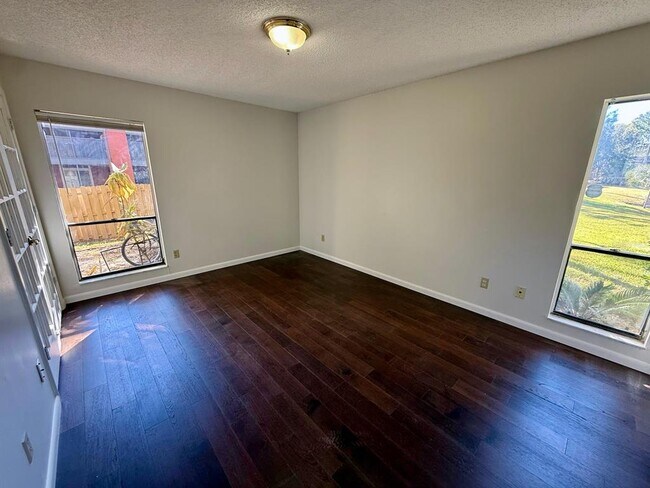 Building Photo - 4454 Middlebrook Rd