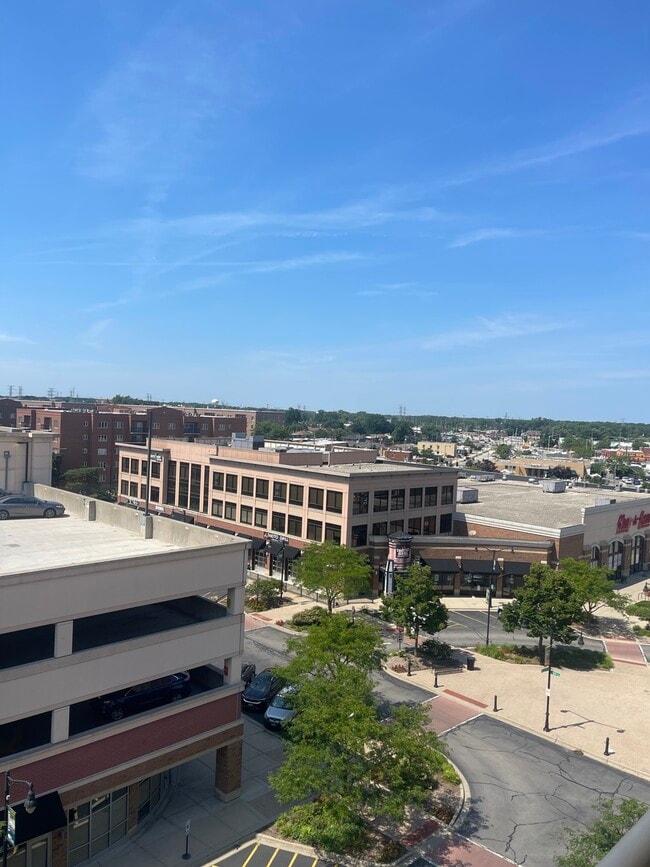 Building Photo - 647 Metropolitan Way