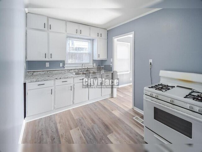 Building Photo - 5344 Fletcher Ave