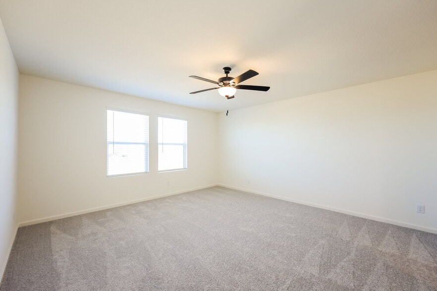 Building Photo - 5827 Texas Palm Dr