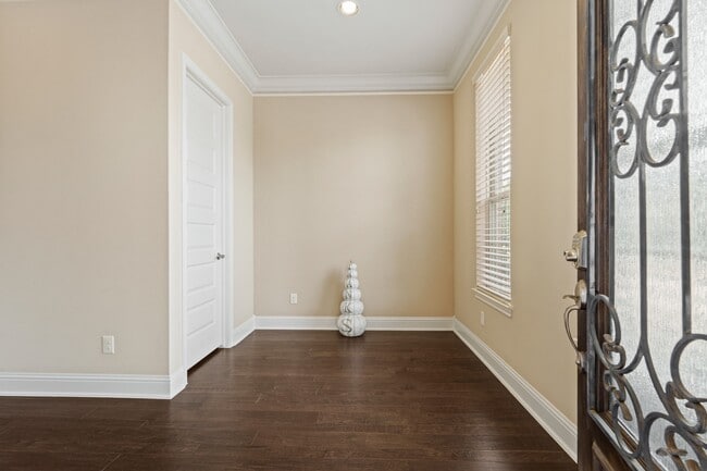 Building Photo - 534 Imperial Blvd