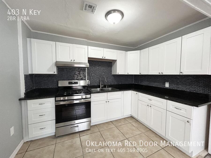 Building Photo - 403 N Key Blvd