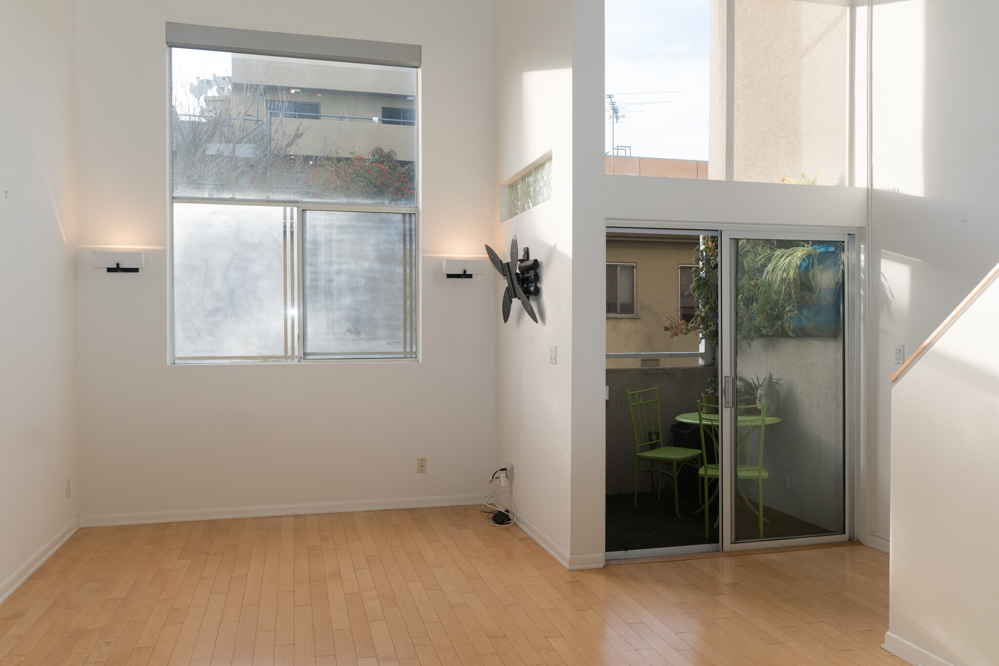 Living Room Unfurnished - 1511 16th St