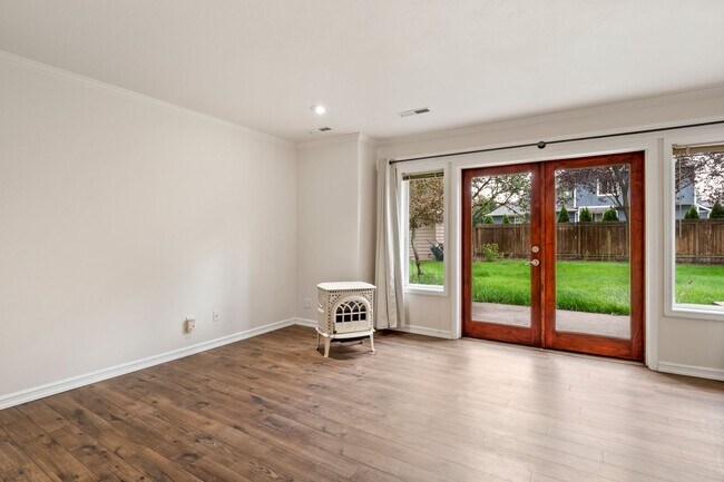 Building Photo - Spacious 5 Bed 3 Bath Home north Spokane with tons to offer