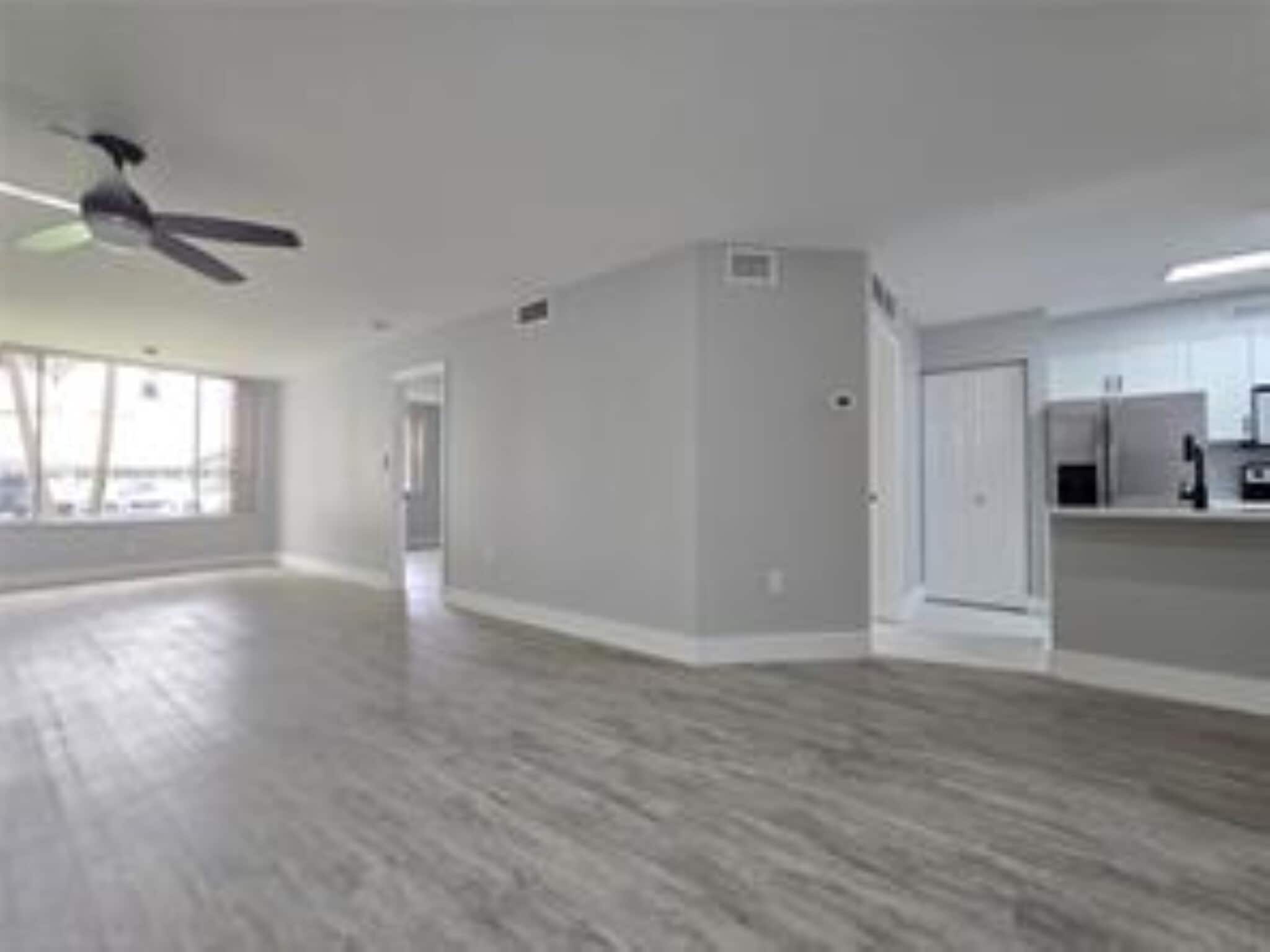 Building Photo - 2831 N Oakland Forest Dr
