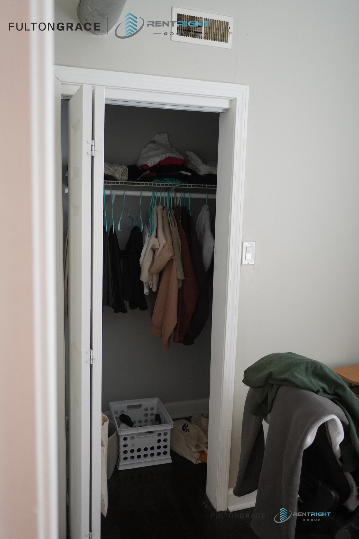 Building Photo - 2652 W 23rd Pl