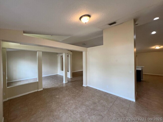 Building Photo - 3833 SW McKim St
