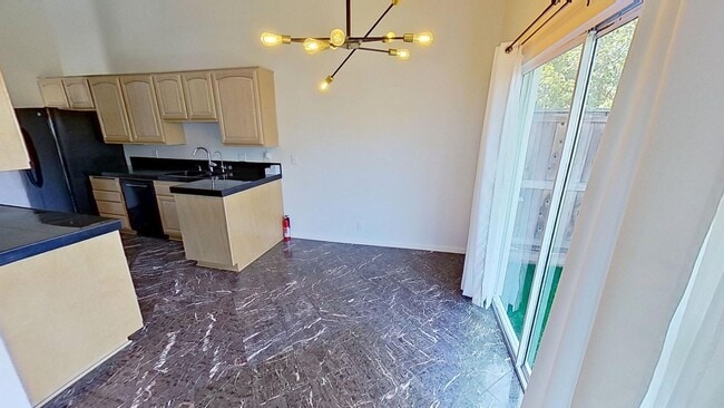 Building Photo - Spacious 3bed/2bath Goleta Condo