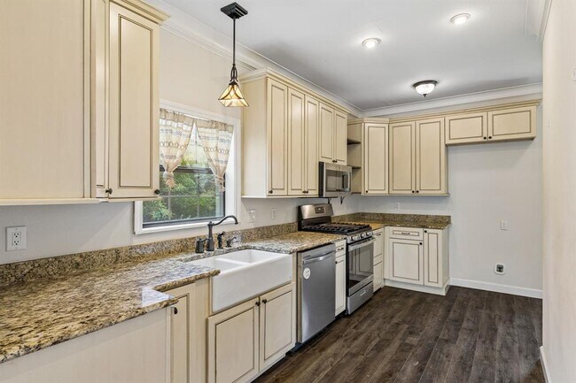Building Photo - 364 Ponderosa Loop