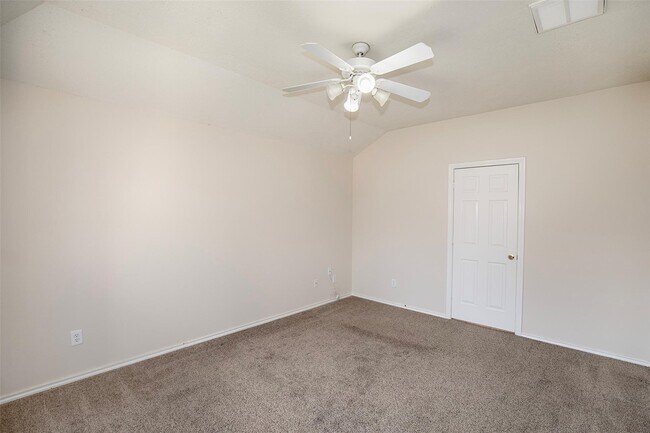 Building Photo - 5008 Blanco Dr