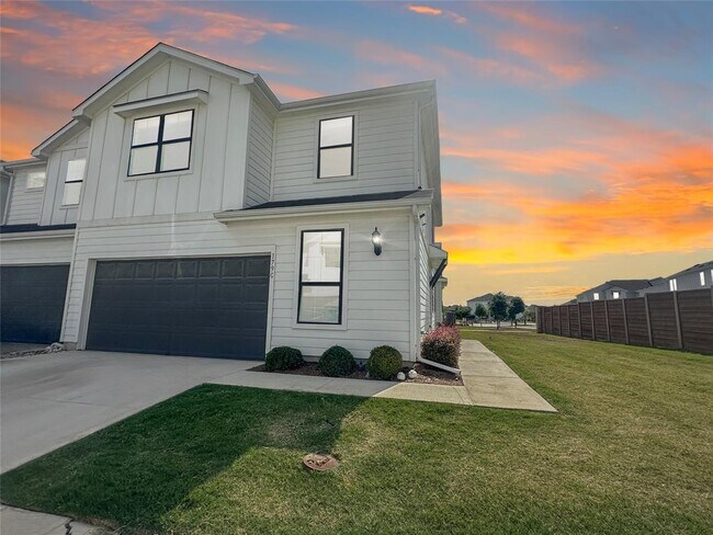 Primary Photo - 179 Threshing Rd