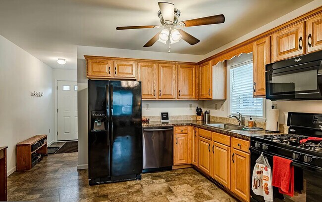 Kitchen - 122 Belvedere Ave