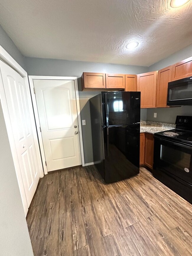 Building Photo - Comfortable 3 Bed Duplex in Convenient Ozark Location