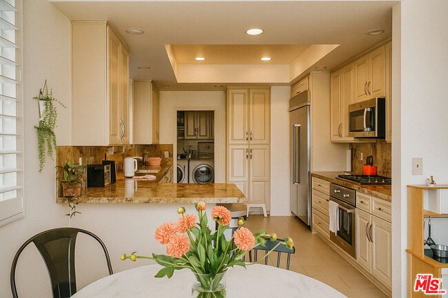 Building Photo - 501 S Gretna Green Way