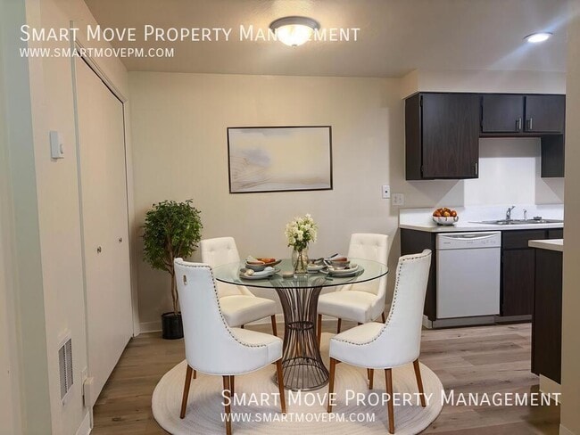 Building Photo - 2561 Targee-