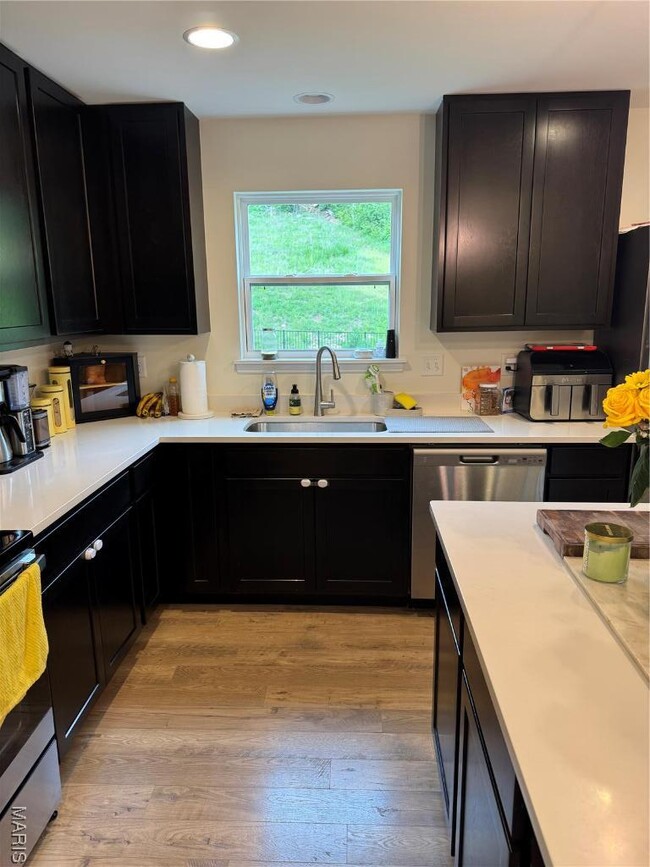 Building Photo - 757 Fox Creek Dr