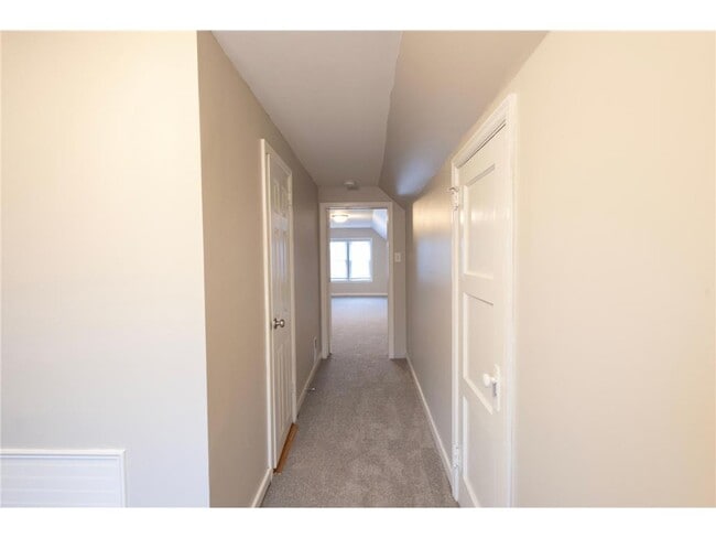 Building Photo - 810 Concordia Ave