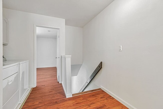Building Photo - 2BR 1.5BA Condo For Rent – Prime Central F...