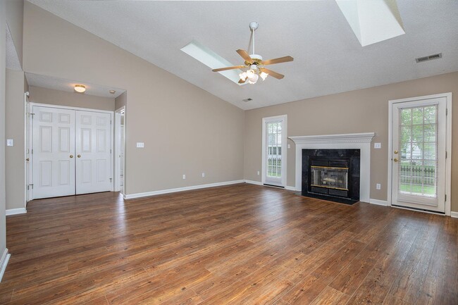 Building Photo - Nice Home in Fletcher!