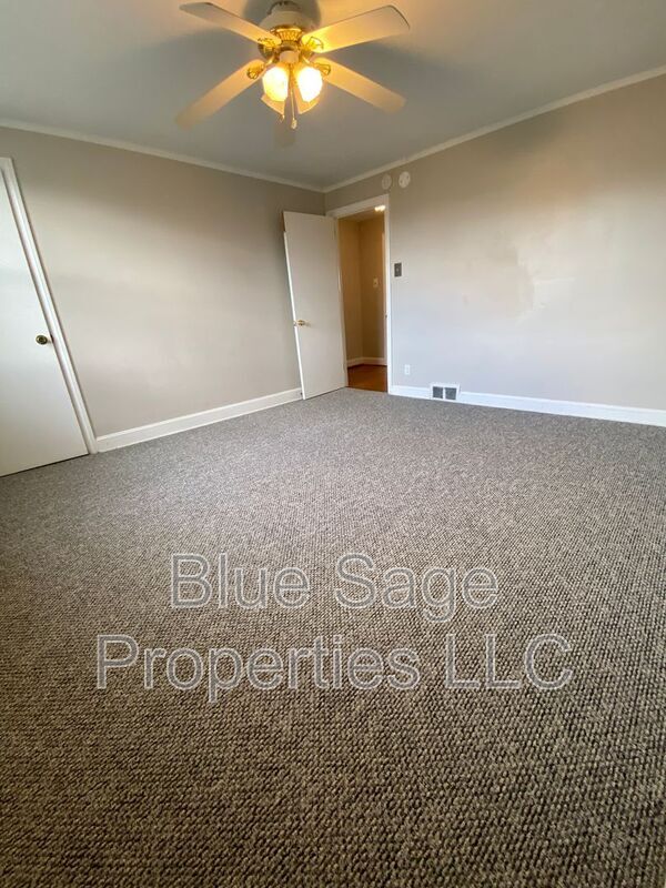 Building Photo - 2254 S Harwood Ave