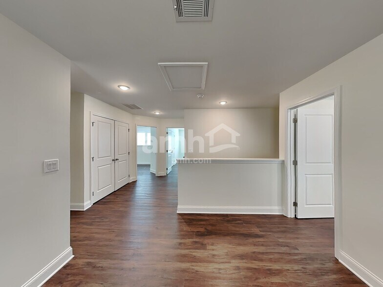 Building Photo - 5252 Blue Mountain Dr