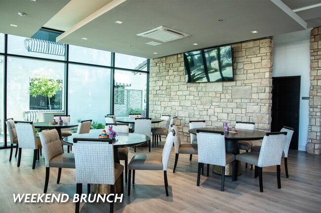 Building Photo - Lindell Living - 55+