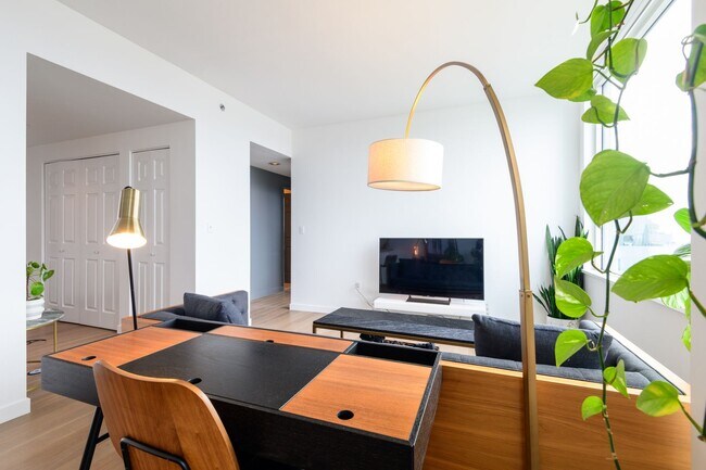 Building Photo - Seattle Heights Condominiums ~ Belltown