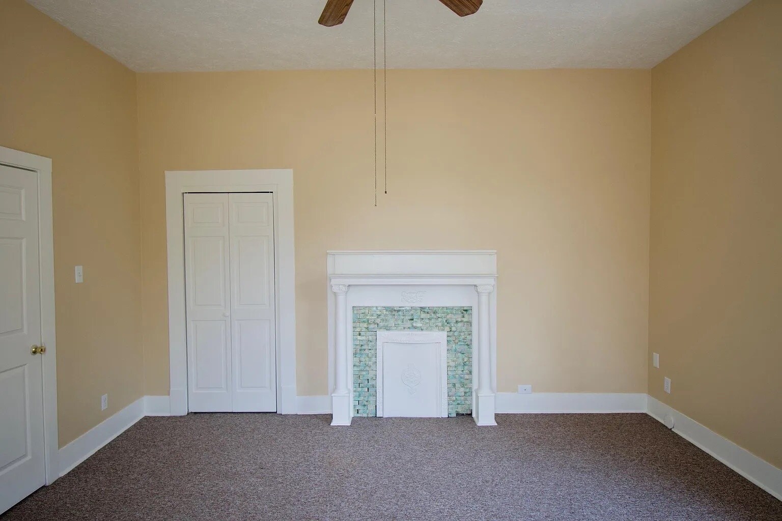 Bedroom 3 - Fireplace & Closet View - 918 Gratz Street, Unit #2