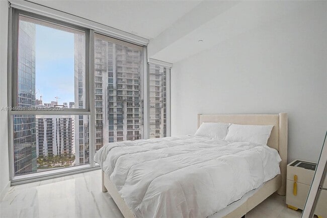 Building Photo - 300 Biscayne Blvd Way