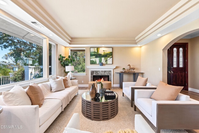 Building Photo - 1074 Deseo Ave