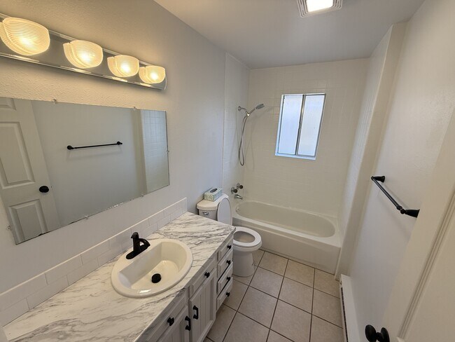 Building Photo - 310 Chimney Park Dr