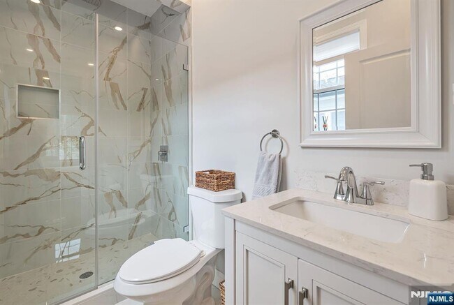 Building Photo - 765 6th Ave