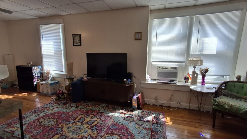 Building Photo - 1339 Vermont St