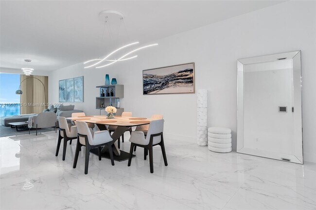 Building Photo - 16901 Collins Ave