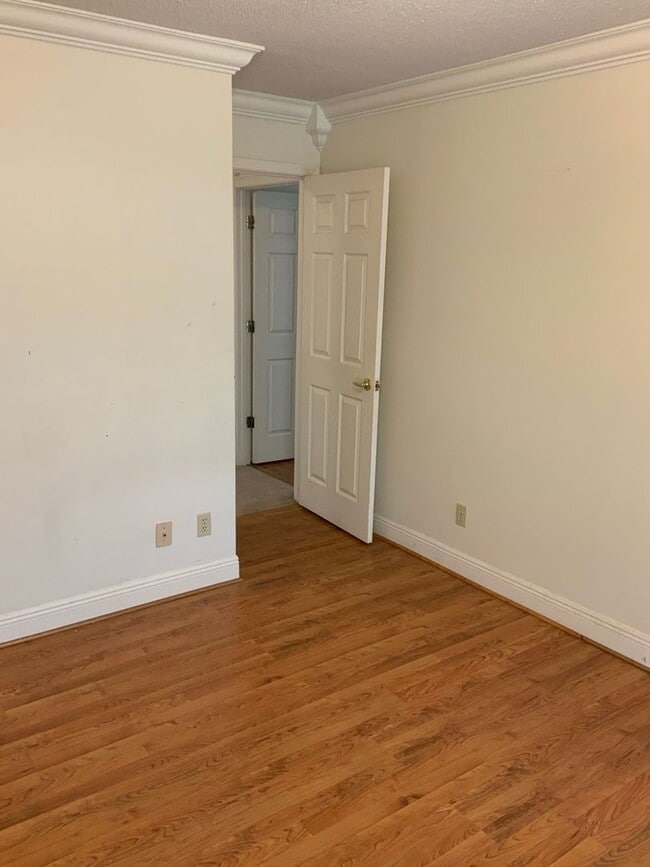 Building Photo - 971 Manningham Rd