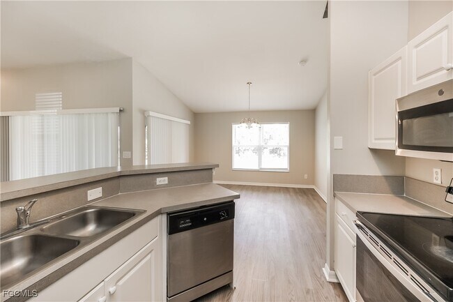 Building Photo - 7470 Franzino Ave