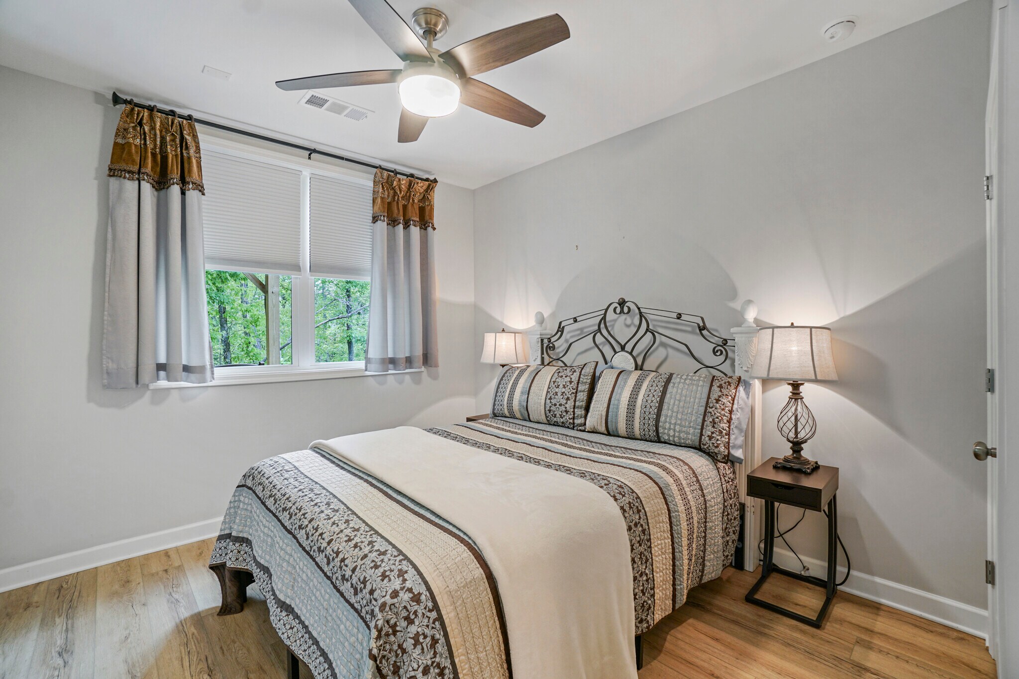 Lower Level Bedroom - 421 Retreat Ln