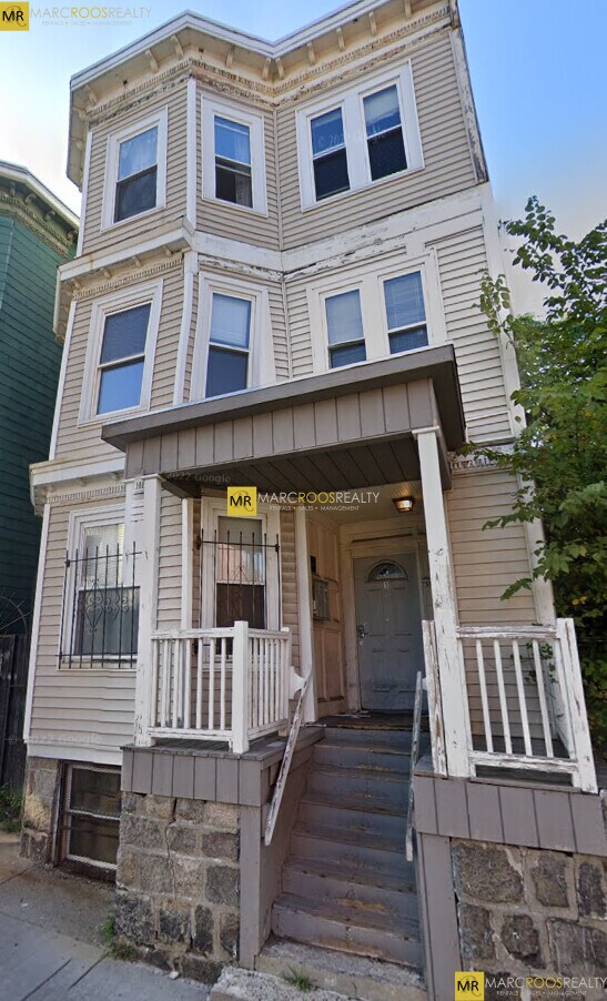 Building Photo - 735 Parker St