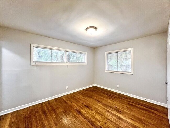 Building Photo - 4146 Rhodes Ave