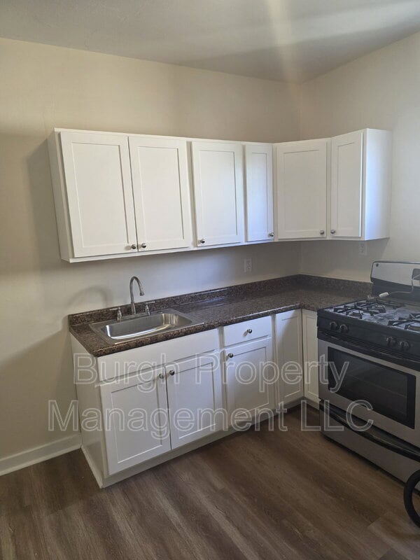 Building Photo - 222 Vine St