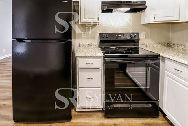 Building Photo - Enjoy living the good life in this 3 bedroom, 2 bathroom home