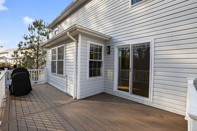 Building Photo - 47225 Schwartzkopf Dr