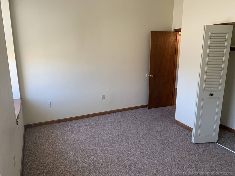 Building Photo - 180 Bemis Rd