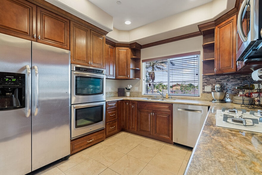 Kitchen - 7029 Passons Blvd