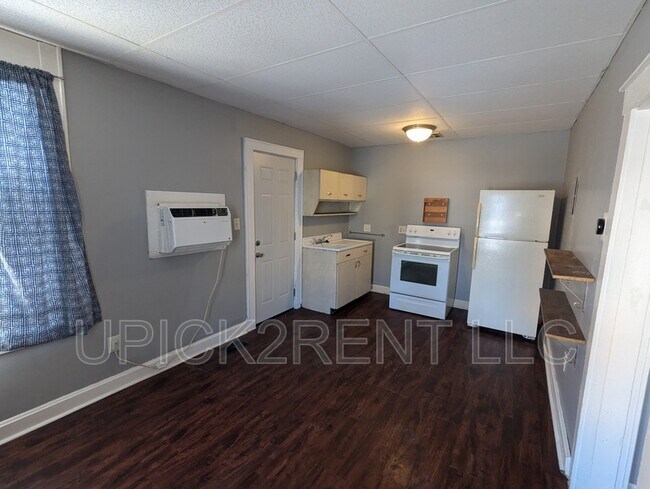 Building Photo - 338 N Columbus St